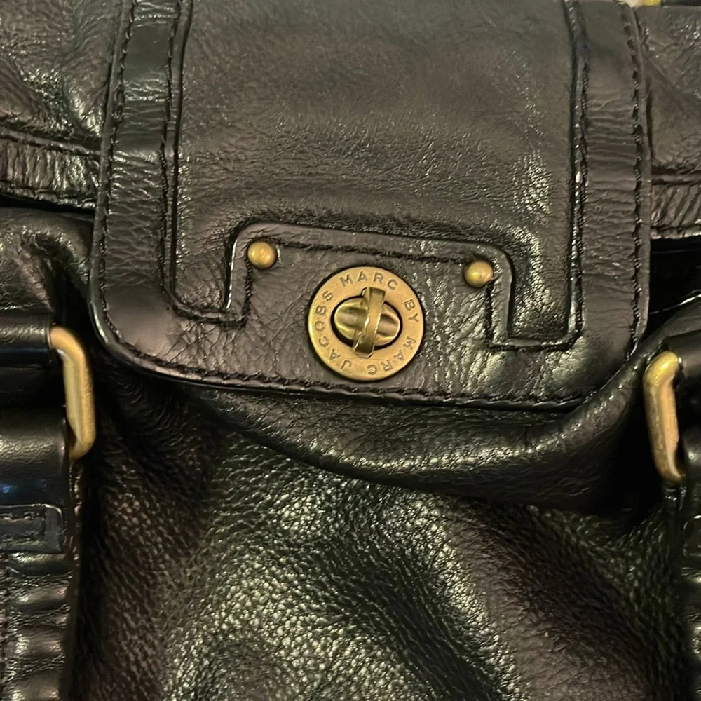 🦩CLEARANCE🦩Large Marc Jacobs black leather shoulder bag with original dust bag - Picture 2 of 7